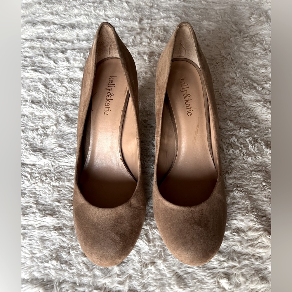 Kelly and Katie tan suede pumps. Size 9